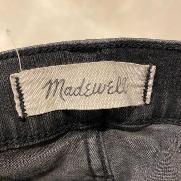 9" Mid-Rise Skinny Jeans in Black Sea - Picture 5 of 8